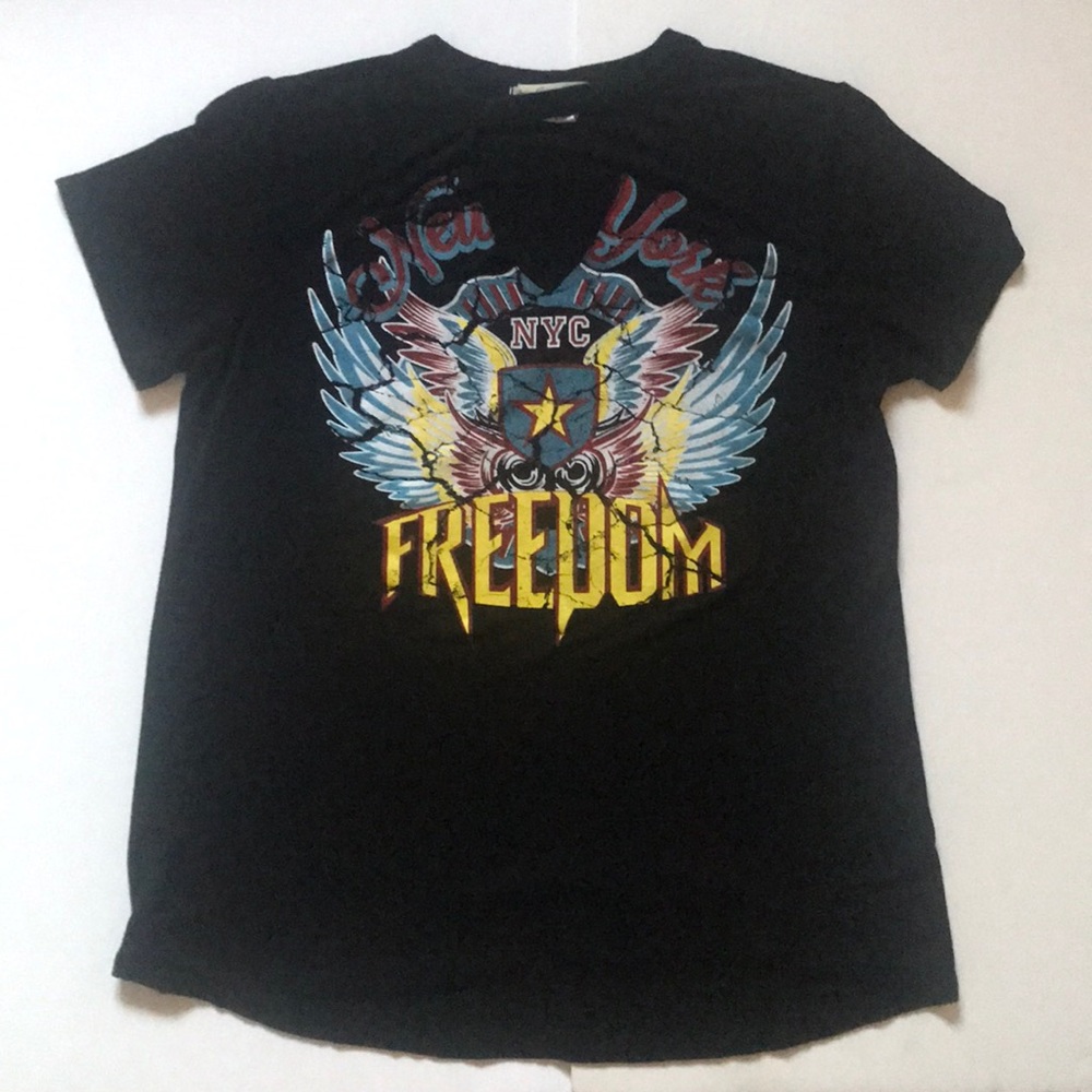 Choker T-shirt with graphics